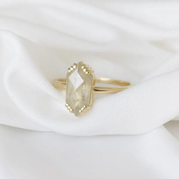 Eppi Eppi Goldener Ring mit Hexagon Salt und Pepper Diamanten Yene, Weiss, – Produktbild 3 von 4