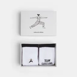 Natural Vibes Natural Vibes 2-Pack Yoga | Bio GOTS | Geschenkset | Weiße Tennissocken | Herren Damen Socken | – Produktbild 1 von 1