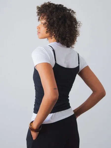 Honest Basics Honest Basics Damen Spaghetti Top aus Bio- und recycelter Baumwolle, Schwarz, – Produktbild 2 von 4