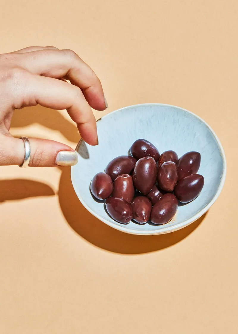 KoRo Schwarze Bio Kalamata Oliven | 400 g – Produktbild 5 von 5