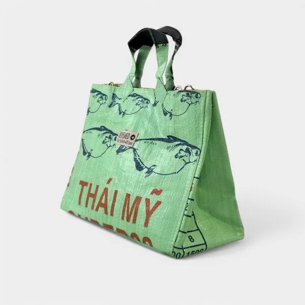 REFISHED fair fashion REFISHED fair fashion Tasche 'ISOLDE BAG', #fish hellgrün, – Produktbild 3 von 5
