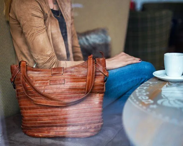 manbefair manbefair Shopper Berlin Leder, Rot-braun, – Produktbild 4 von 4