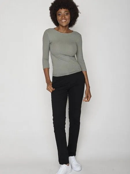 GreenBomb GREENBOMB Basic Refined - Sportliches Longsleeve aus LENZING TENCEL Mix / Fair & Vegan, Grün (light olive), – Produktbild 1 von 4