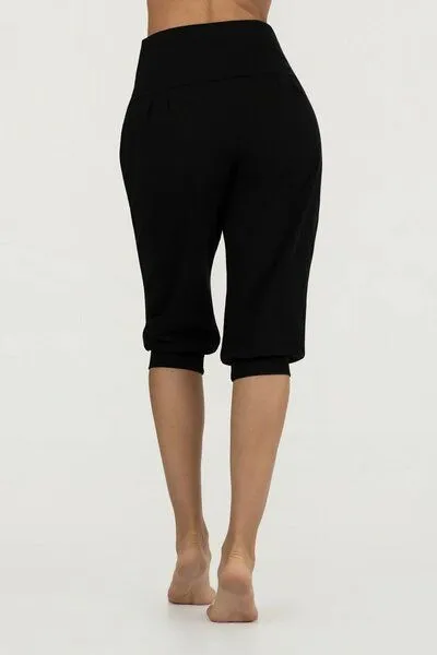 Urban Goddess Urban Goddess Capri Yoga Hose Sukha – Bio-Baumwolle, Onyx black (schwarz), – Produktbild 3 von 4