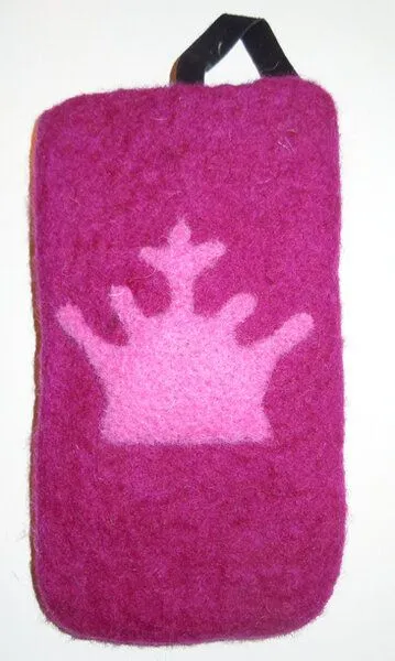 short'n'pietz short'n'pietz handgefilzte IPhone-Hülle aus 100% Schafswolle, Lila, – Produktbild 1 von 4