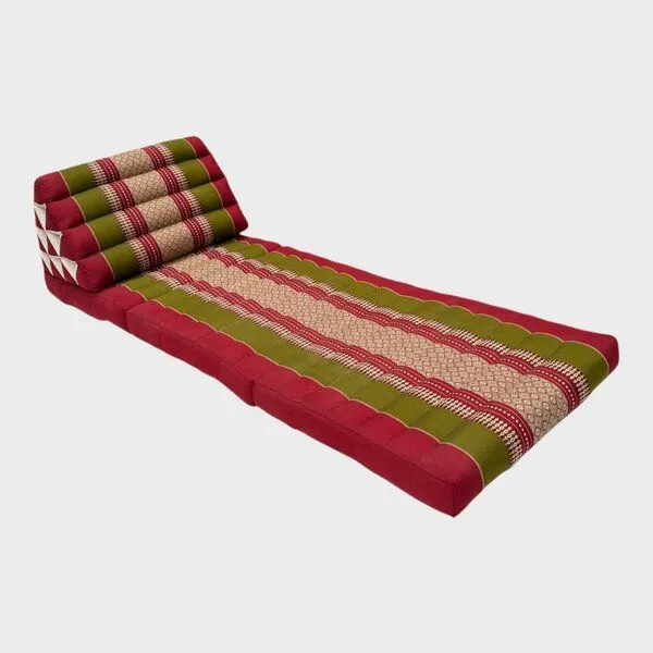 Der Lindwurm Der Lindwurm Thai Yogamatte- Dreieckskissen mit Kapokfüllung, Moosgrün/weinrot, – Produktbild 1 von 2