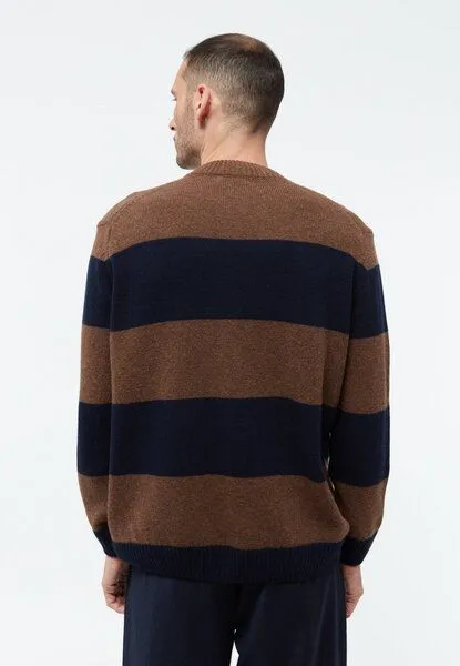 Givn Berlin Givn Berlin Gestreifter Strickpullover GBIVAN aus recycelter Wolle, Oak brown / midnight blue (stripes), – Produktbild 4 von 4