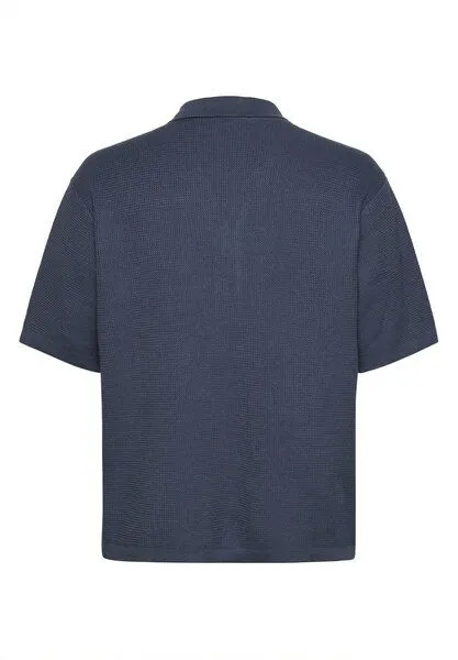 KnowledgeCotton Apparel KnowledgeCotton Apparel Gestricktes Poloshirt im Boxy-Fit aus Biobaumwolle, Vintage indigo, – Produktbild 1 von 1