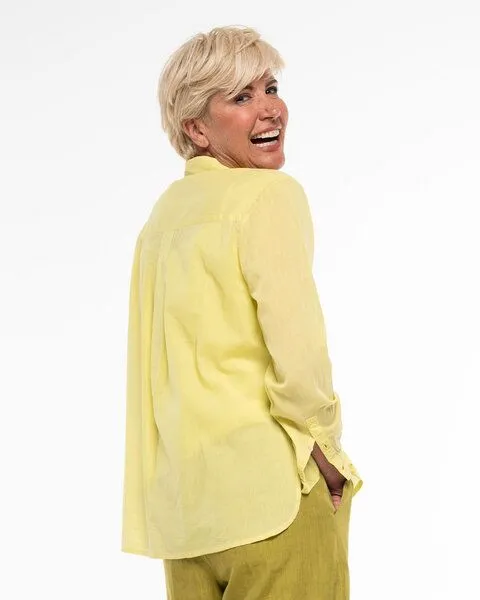 Alma & Lovis Alma & Lovis Lässige Hemdbluse aus feinster Bio-Baumwolle | Batist Hemd, Citron (gelb), – Produktbild 3 von 4