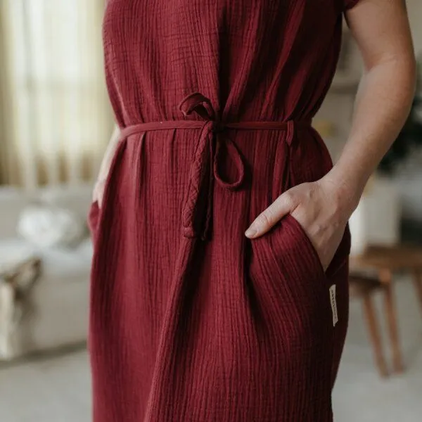NORDLICHT NORDLICHT Damen Musselin Kleid aus 100% Bio-Baumwolle ELIN, Rot (bordeaux rot), – Produktbild 2 von 4