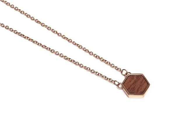BeWooden BeWooden Kette mit Anhänger in Hexagon Form mit Holzdetail, Rea, – Produktbild 2 von 4