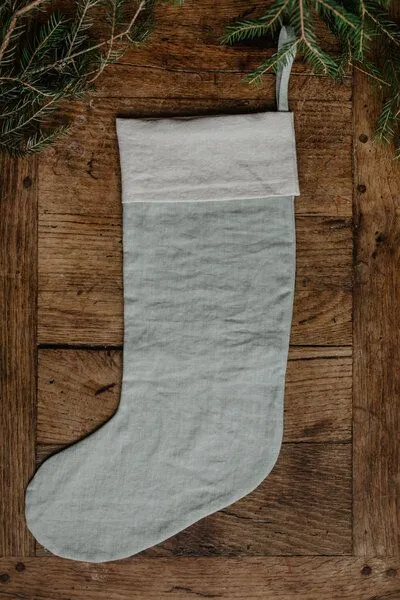 AmourLinen AmourLinen Weihnachtsstrumpf aus Leinen, Sage green (grün), – Produktbild 1 von 2