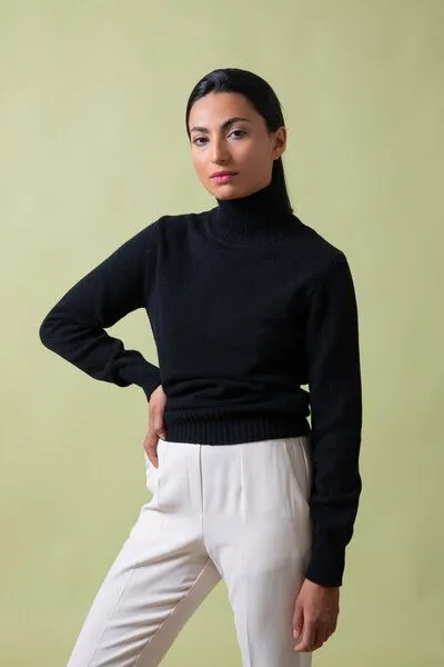 Rifò - Circular Fashion Made in Italy Rifò - Circular Fashion Made in Italy Recycelter Kaschmirwolle Pullover - Ada, Schwarz ardesia, – Produktbild 1 von 4