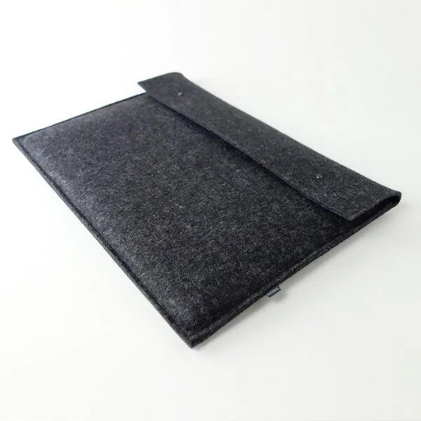 matilda k. manufaktur matilda k. manufaktur Laptoptasche Bio-Wollfilz für MacBook Pro 16 Zoll, Anthrazit, – Produktbild 2 von 3