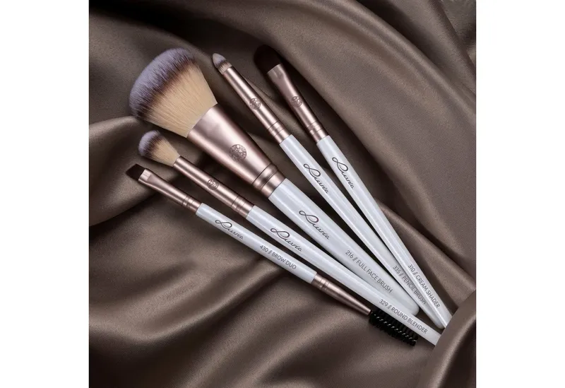 Luvia Cosmetics Kosmetikpinsel-Set DAILY SELECTION, 5 tlg., Nurai-Pinselhaar, vegan und hautfreundlich, verliert keine Haare., Weiß, – Produktbild 1 von 4