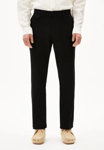 ARMEDANGELS ARMEDANGELS ALVAARO PREMIUM - Herren Chino Hose aus Bio-Baumwoll Mix, Black, – Produktbild 1 von 3