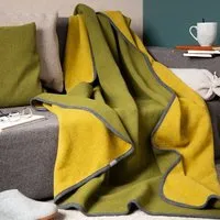 nahtur design nahtur-design Lodendecke | Warme Wolldecke | Kuscheldecke aus 100% Schurwolle, Grün/gelb, – Produktbild 1 von 1