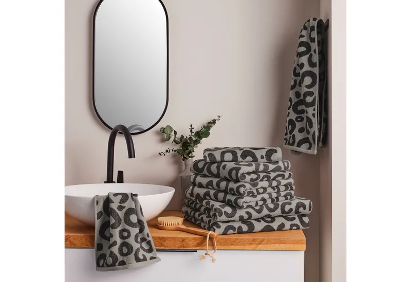 OTTO home Handtuch Set Anna Leopardenmuster, 8-tlg Handtuch-Set, 100% Baumwolle, Frottiervelours (Set, 8-St), Duschtücher, Handtücher und Gästetücher, weich, Grau, – Produktbild 1 von 5