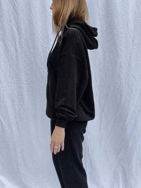 noemvri fashion label noemvri fashion label schwarzer Hoodie mit Rückenaufnäher, Patch / gelb, – Produktbild 4 von 4