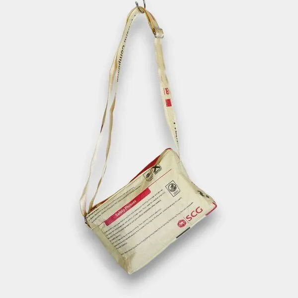 REFISHED fair fashion REFISHED fair fashion Tasche 'CROSS BODY' - upcycelte Zementsäcke, #cement beige-schwarz-rot, – Produktbild 3 von 5