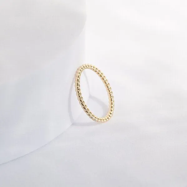 Eppi Eppi Silberner geflochtener Ring Twisty, Weiss, – Produktbild 2 von 4