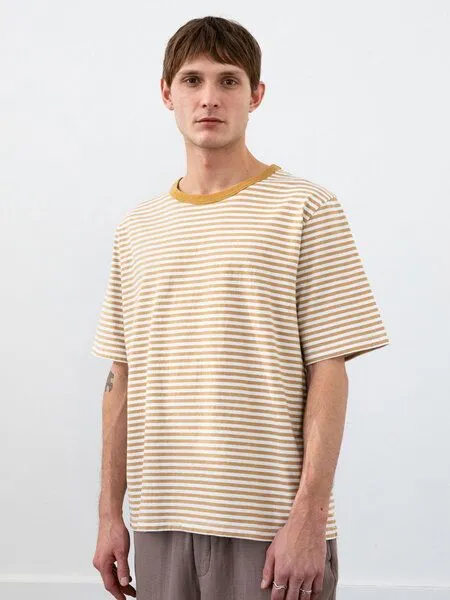 Rotholz Rotholz Striped T-Shirt Unisex aus Bio-Baumwolle, Karamel (gelb), – Produktbild 1 von 4