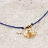 Bow & Hummingbird Bow & Hummingbird Armband auf Karte - Jakobsmuschel - Ein kleiner Gruß vom Meer, Blau, – Produktbild 1 von 1