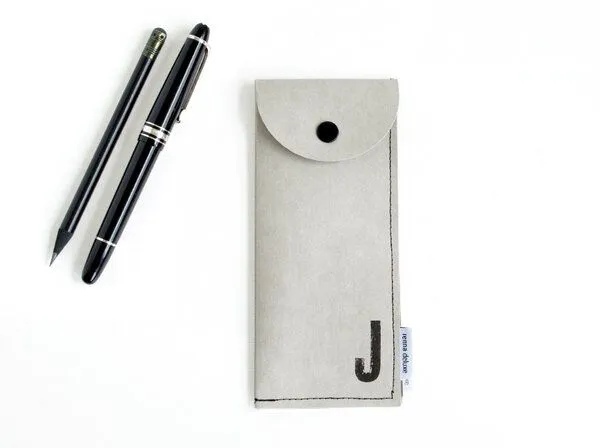 renna deluxe renna deluxe Stifteetui mit Monogramm, vegan, Braun, – Produktbild 4 von 4