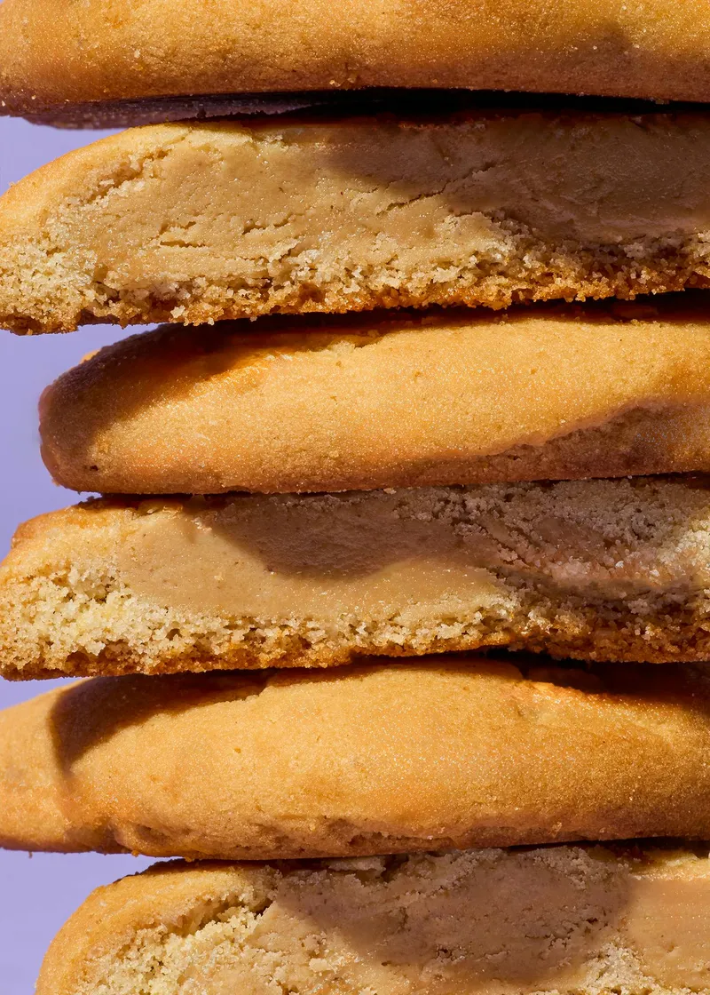 KoRo Gefüllter Erdnussbutterkeks 150 g – Produktbild 3 von 5
