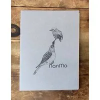 NanMa NanMa Handgebundenes Notizbuch „Vögel“ – In Österreich bedrucktes Skizzenbuch für Zeichnen und Journaling, Grau, – Produktbild 1 von 1