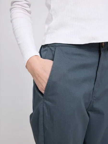 Mazine Mazine Damen Chino Hose aus 98% Bio-Baumwolle und 2% Elasthan, Bottle (grün), – Produktbild 4 von 4