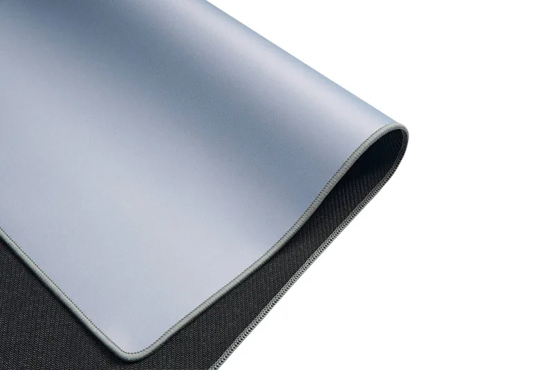 Tucano Tucano One Desk Mat Silber – Produktbild 1 von 5