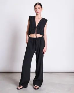 JAN N JUNE JAN 'N JUNE Damen vegan Top Crinkle Krawatte Stroget Schwarz – Produktbild 1 von 1