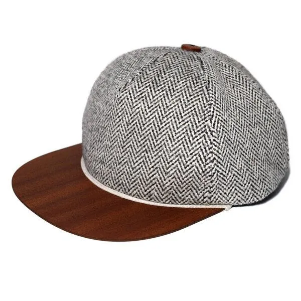 Lou-i Lou-i Tweed Cap mit edlem Holzschild Made in Germany - Sehr bequeme Wintercap, Weiß-schwarz, – Produktbild 1 von 4