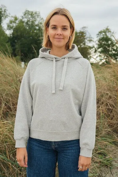 SALZWASSER SANNA – Hoodie (Damen) aus 100% Bio-Baumwolle (GOTS) von SALZWASSER, Hellgrau (grau), – Produktbild 2 von 4