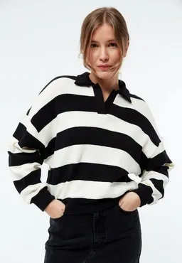 Givn Berlin Givn Berlin Gestreifter Sweater GBRESA aus recycelter Baumwolle mit Kragen – Produktbild 1 von 1