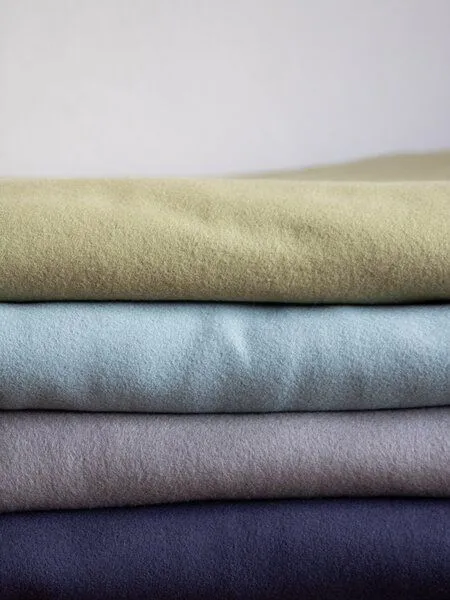 Ecostories Ecostories Biofleece Wohndecken 150 x 200 cm, Stahlblau, – Produktbild 3 von 3