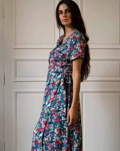 Aatise Aatise Festliches Wickelkleid aus 100% Ecovero Zady, kurzarm, Blau, – Produktbild 3 von 3