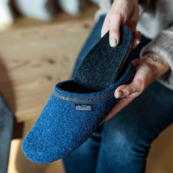 Stegmann Stegmann Filzpantoffel 127 aus 100% Merino-Wolle für Damen & Herren mit Kork Sohle, Blau, – Produktbild 2 von 4