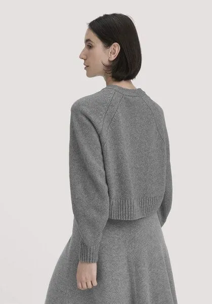 hessnatur hessnatur Strick Jacke Relaxed Cropped aus Bio-Merinowolle mit Bio-Baumwolle, Grau, – Produktbild 2 von 4