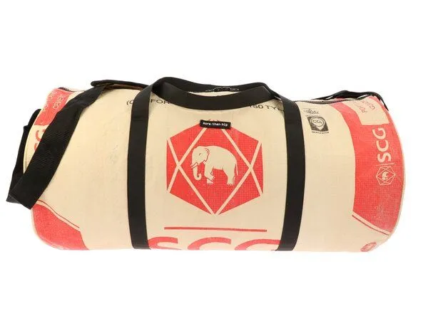 MoreThanHip MoreThanHip Wochenend- oder Sporttasche 40L aus recycelten Zement-oder Tierfuttersäcken - Jumbo, Rot - elefant, – Produktbild 1 von 4