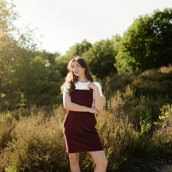 NORDLICHT NORDLICHT Damen Cord Kleid Latzkleid aus 100% Bio-Baumwolle MIKA, Rot, – Produktbild 4 von 4