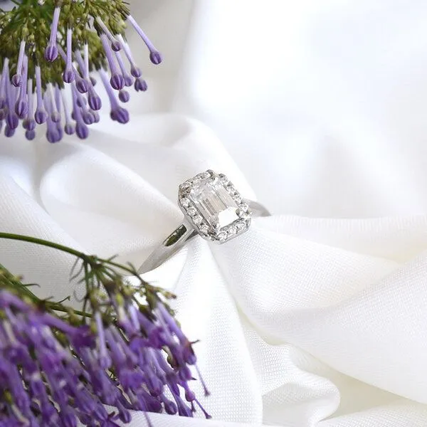 Eppi Eppi Verlobungsring aus Platin mit Emerald-Moissanit Valma – Produktbild 3 von 4