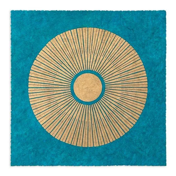 Veskor Cassiopeia Veskor Cassiopeia CENTRAL SUN Sonnen Linoldruck | 22 × 22 cm | Cyan-Blau, Bronze, – Produktbild 1 von 2
