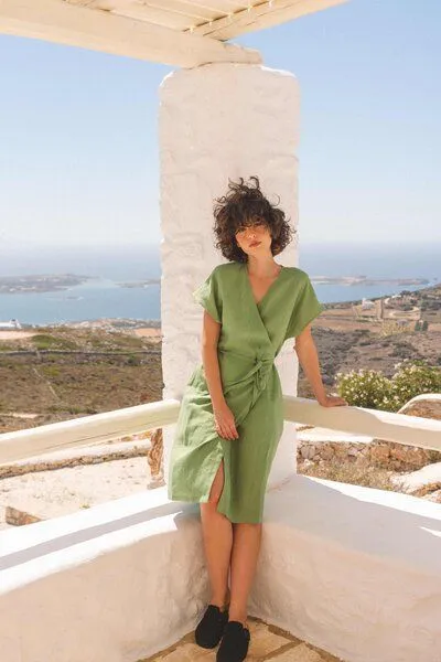 AmourLinen AmourLinen Wickelkleid aus Leinen OLIVIA, Matcha grün, – Produktbild 3 von 4