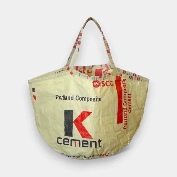 REFISHED fair fashion REFISHED fair fashion Tasche 'SOULMATE' - upcycelte Zementsäcke, #cement beige-rot-schwarz, – Produktbild 3 von 6
