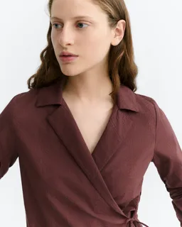 thinking mu Thinking MU Damen vegan Wickelbluse Lenie Aus Seersucker In Dunkelweinrot – Produktbild 1 von 1