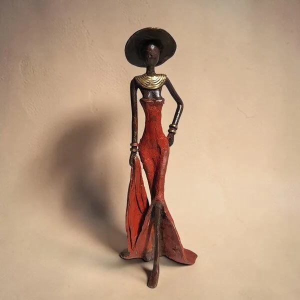 Moogoo Creative Africa Moogoo Creative Africa Bronze-Skulptur "Femme élégante avec chapeau" by Soré, Rot, – Produktbild 3 von 4