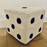 Luna Leena Luna-Leena Kinder-Würfel-Pouf – Weiß & Schwarz – handgehäkelt aus Baumwolle – Produktbild 1 von 1