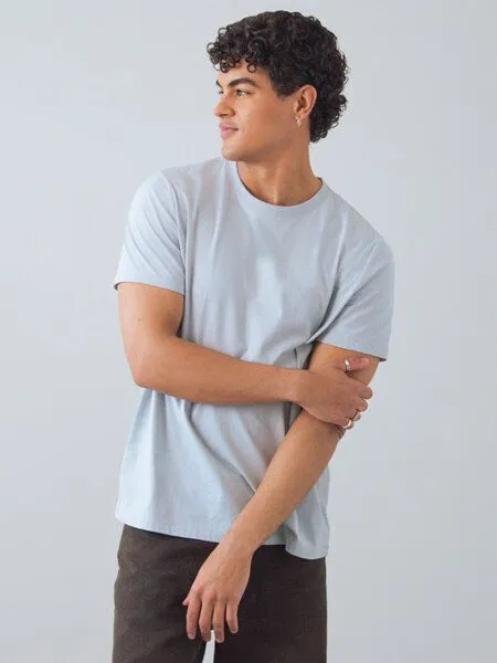 Honest Basics Honest Basics Herren Basic T-Shirt aus Bio- und recycelter Baumwolle, Ash, – Produktbild 3 von 4